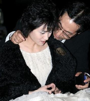 奥运冠军,前夫早已再婚生子,她却独自养育儿子|苏东|高敏|跳水_新浪网