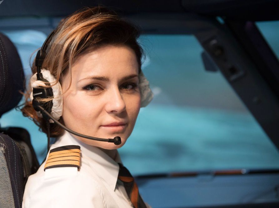 女飞行员|机长|飞行员_新浪新闻