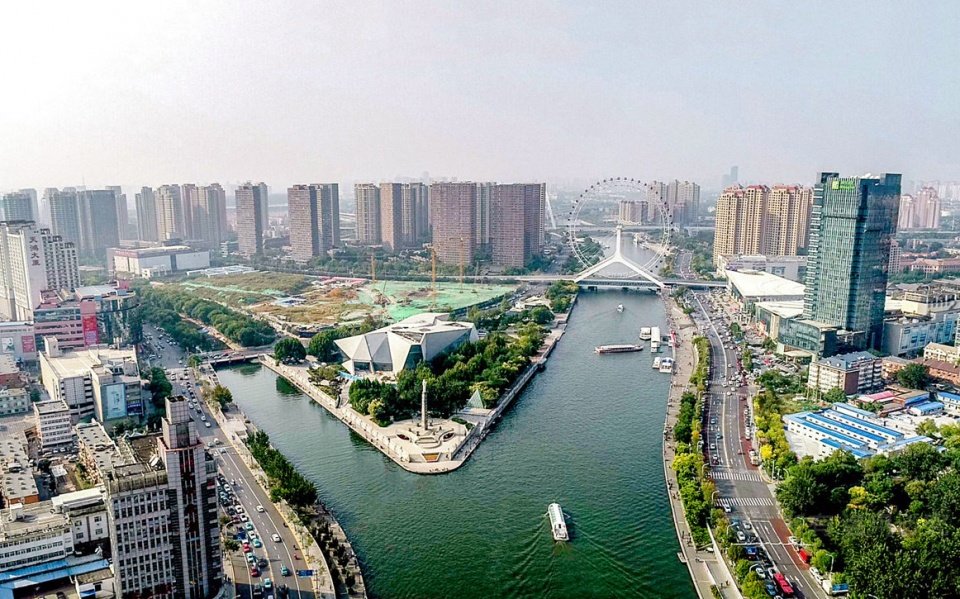 无人机航拍天津的摇篮三岔河口附近风光河清楼高车多