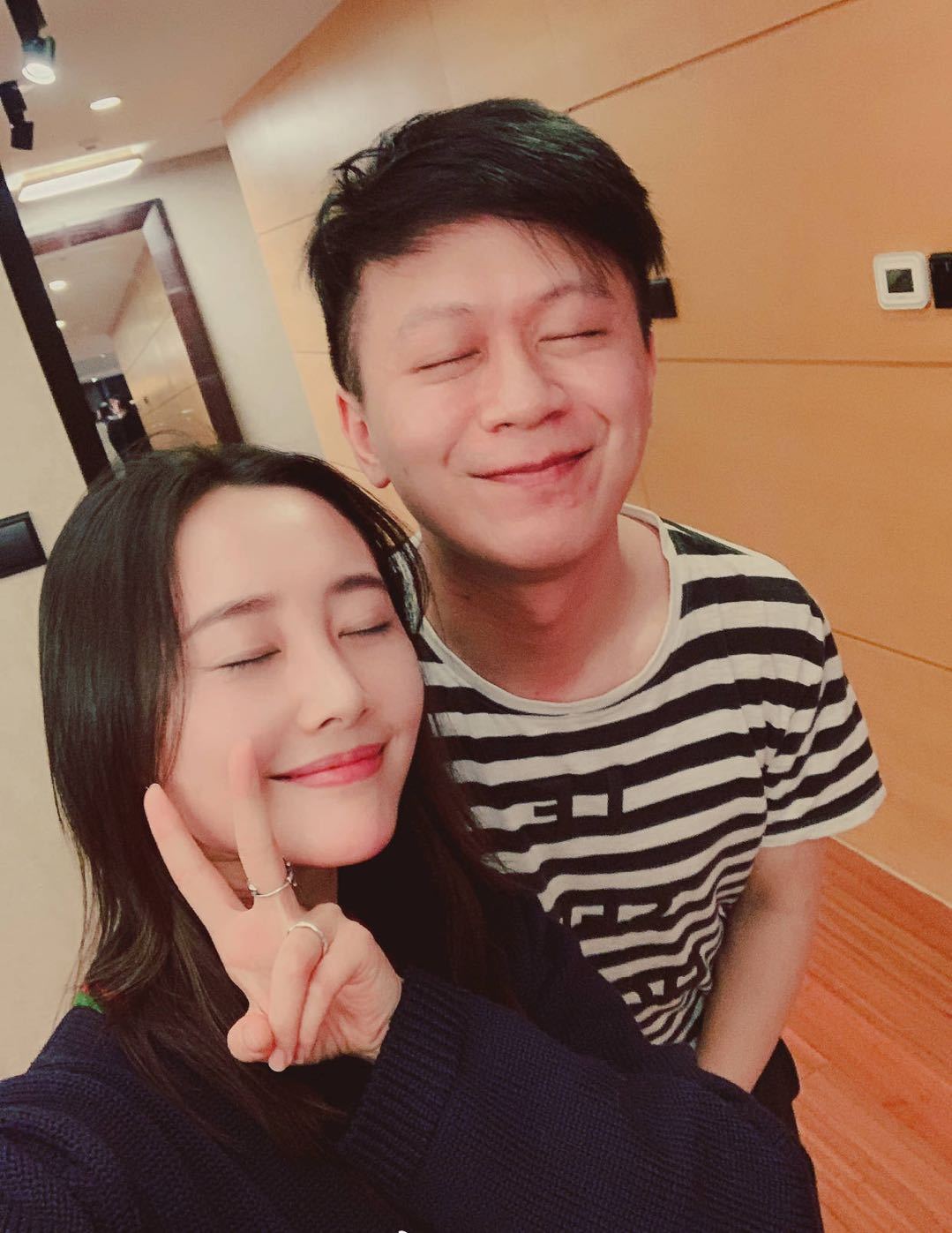 李纯和周迅因如懿传结缘成好姐妹重聚合影被李纯小细节暖到