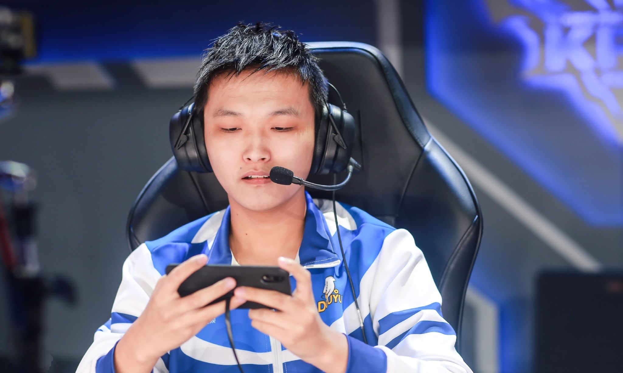 qghappy实力中单选手转会,属于老粉丝的记忆越来越少了!