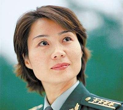 她曾是万千8090少年的梦,不仅是演员更是我国女子特警队队员