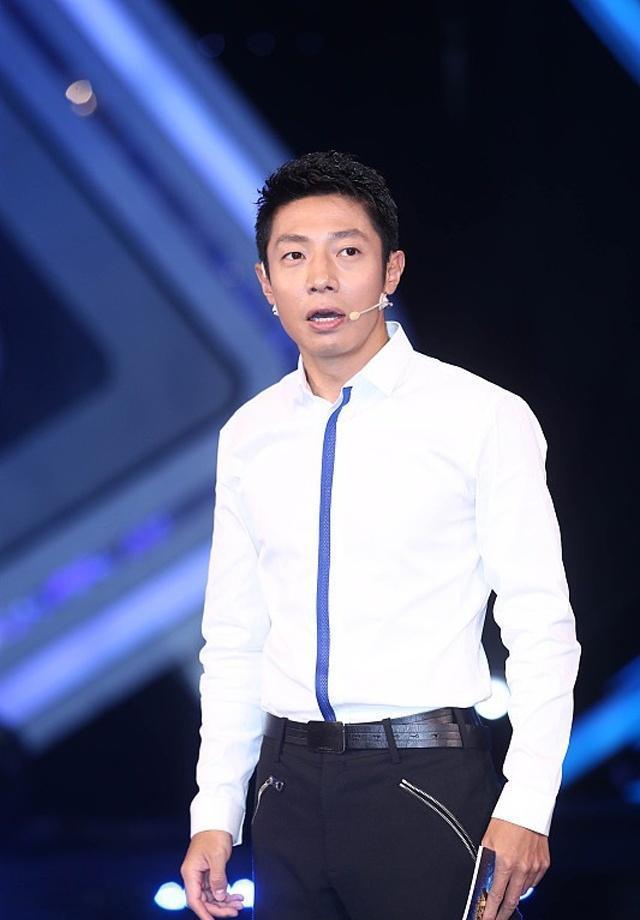 能在央视当主持人的人,文化水平一定非常的高,撒贝宁也不例外.