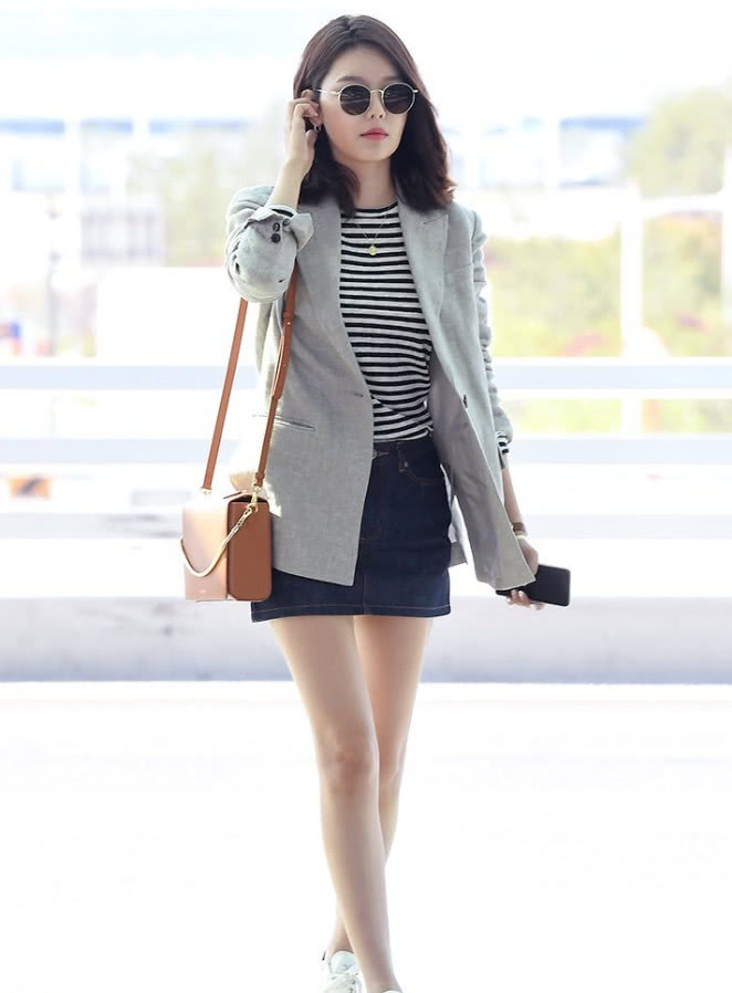 她10岁选秀17岁女团出道,和大6岁男星感情好,长得很甜美!