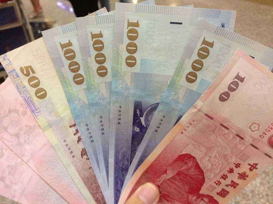 相信各位旅客都略知一二,只要携带12万元港币以上的现金或其它等值的