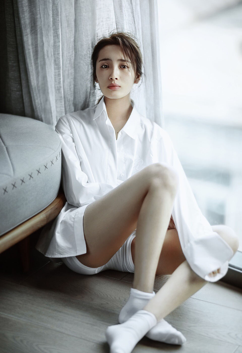 小神婆王紫璇,皮裤直筒裤帅气难挡,可帽子和鞋却满满少女心