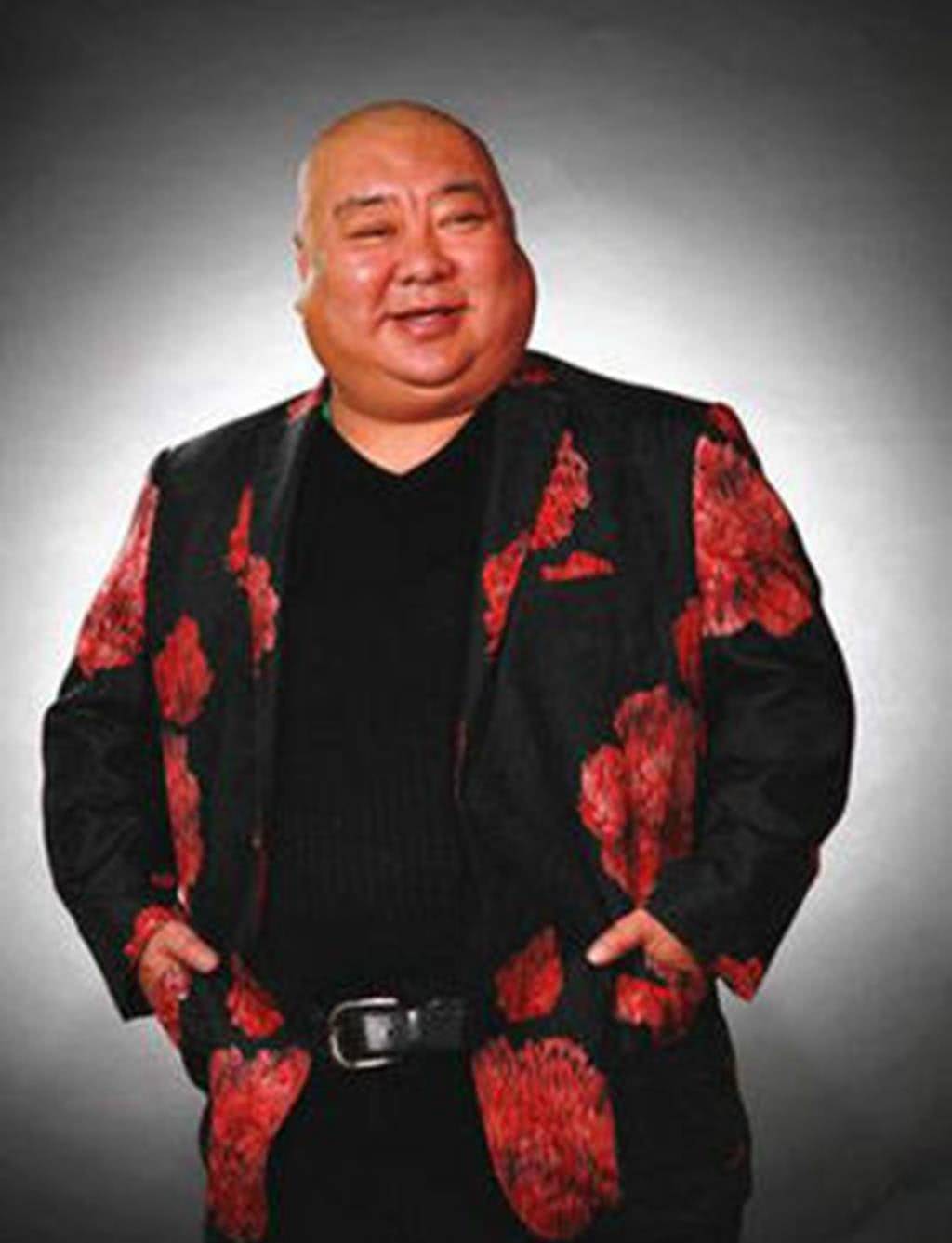 他长相酷似弥勒佛经历2段婚姻如今58岁儿女双全很幸福