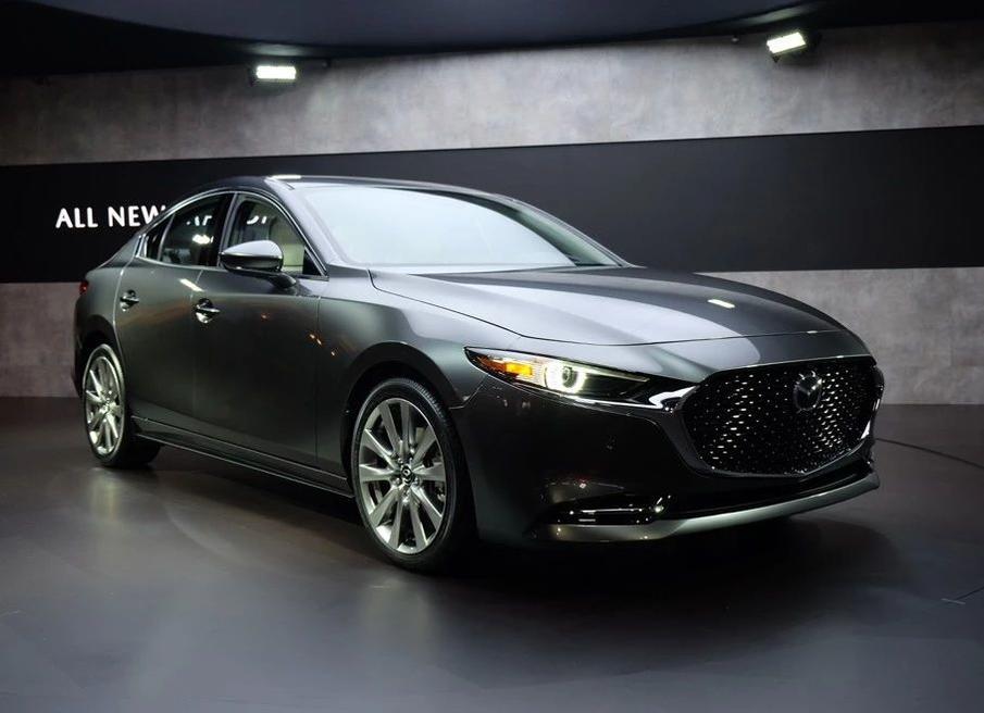 19款昂克赛拉亮相配20l压燃技术搭载skyacivx发动机