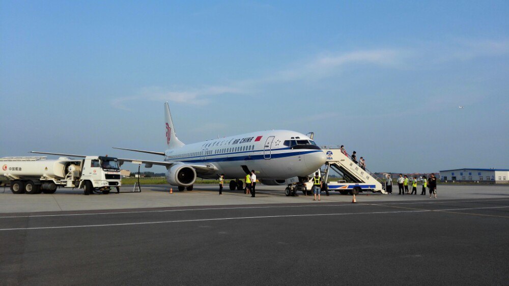 襄阳火车站到襄阳飞机场有公交车吗?下午几点有班车