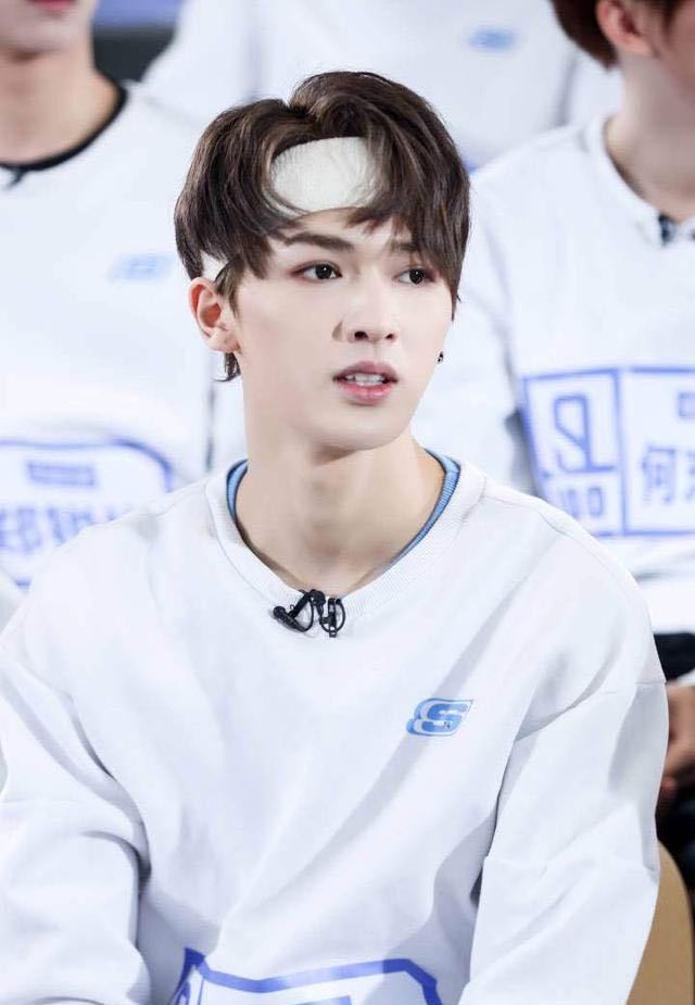 乐华七子出道前朱正廷精致范丞丞发色好justin魅力十足