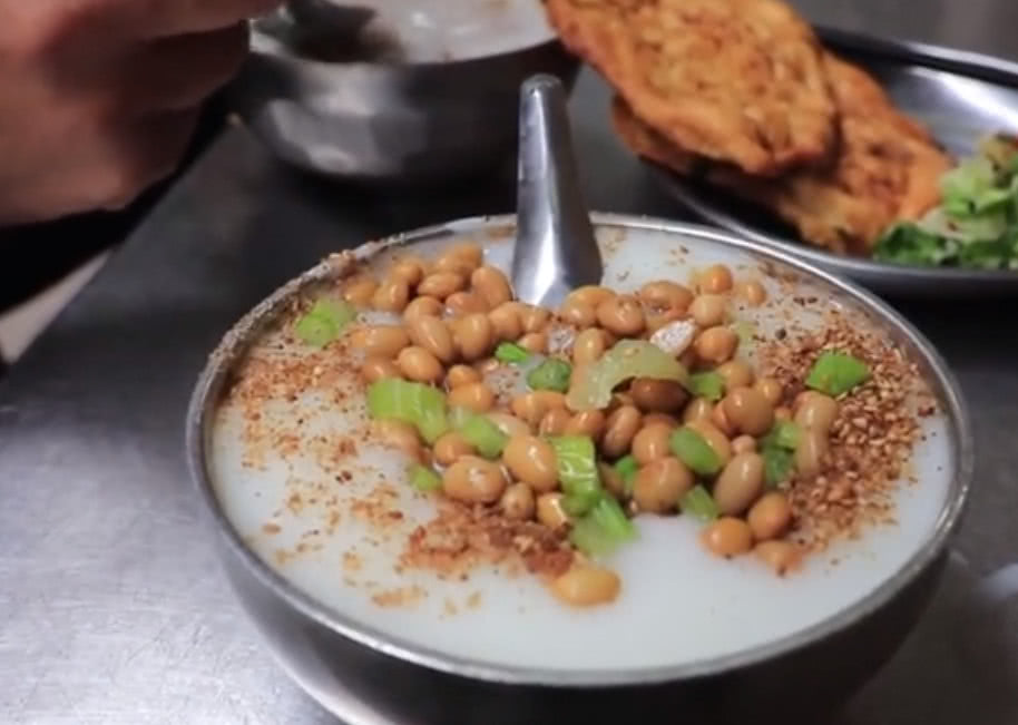 河南超火早点"妈糊",喝着顺滑很养胃,一碗2.5元你喝过吗!|早餐|胡辣汤