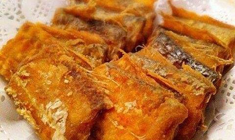 炸带鱼时裹淀粉还是面粉掌握这个技巧炸的带鱼外酥里嫩还不腥