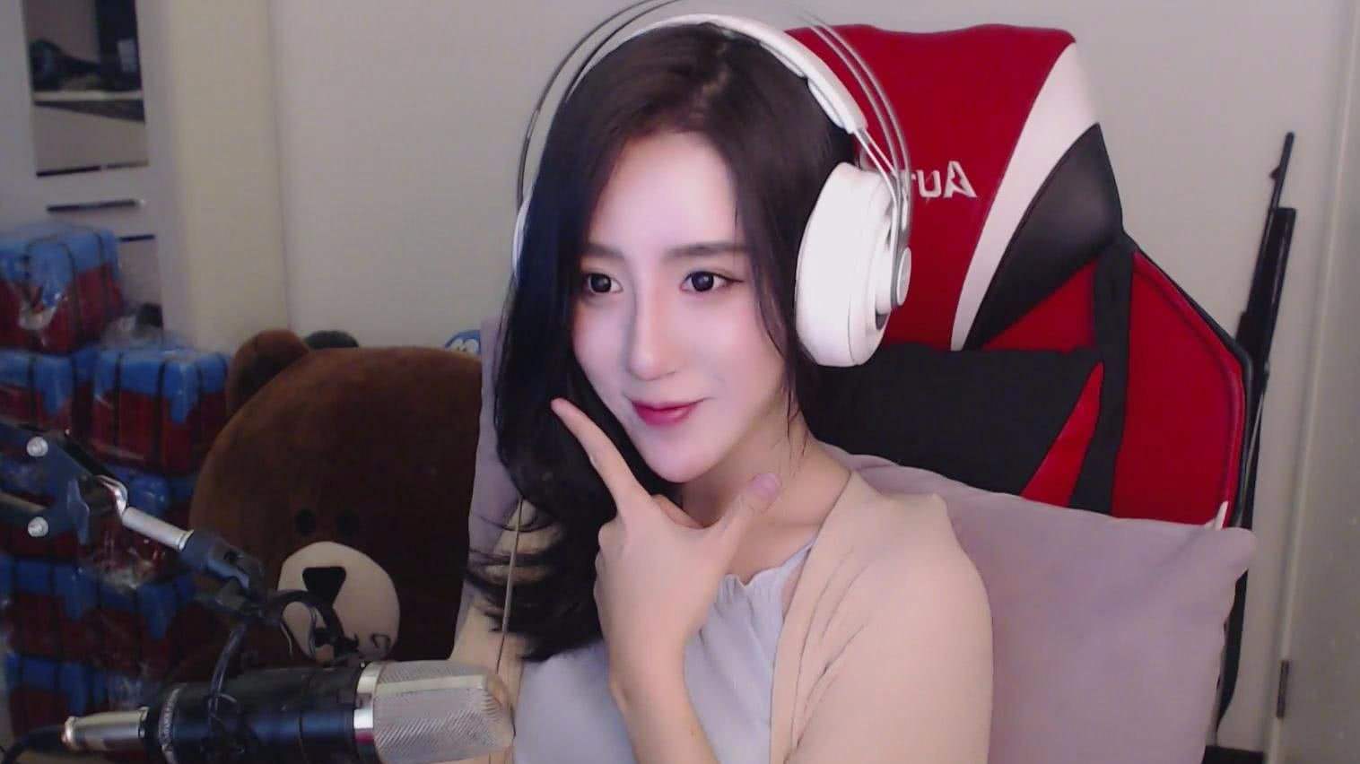 "吃鸡"一姐宣布退出直播界,从此海鲜台再无技术流女主播!