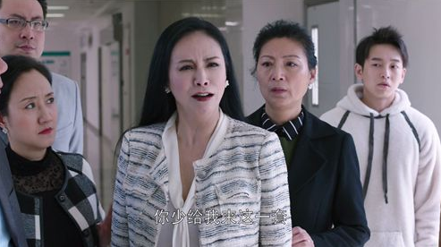 电视《芳草斜阳外》中就出演的是一对夫妻,看来二人在影视剧中很有