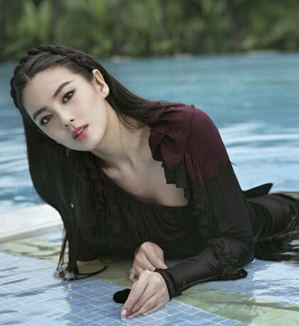 张雨绮化身美人鱼,透视薄纱尽显完美身姿