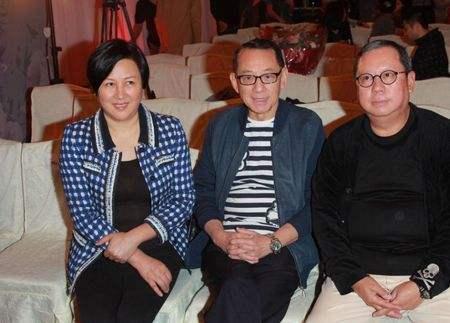 身家百亿妻子却与他离婚,后妻子被骗光身家,他让妻子来给他打工