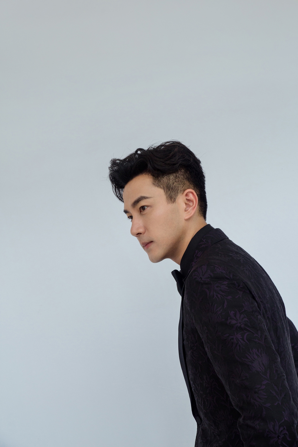 后两人差距明显:一个开心聚会,一个戴佛珠|佛珠|杨幂|刘恺威_新浪网