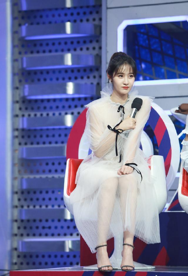 天天向上》沈梦辰刘烨4人"坐姿"截然不同,真实性格一目了然