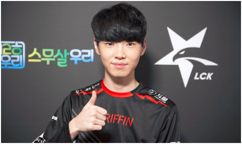 而sb与griffin同样几战全胜,两者的交锋势必有一位