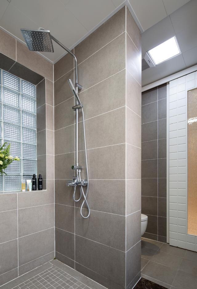 卫生间花洒明装好还是暗装好?没想到国外流行这样装!你家装对没