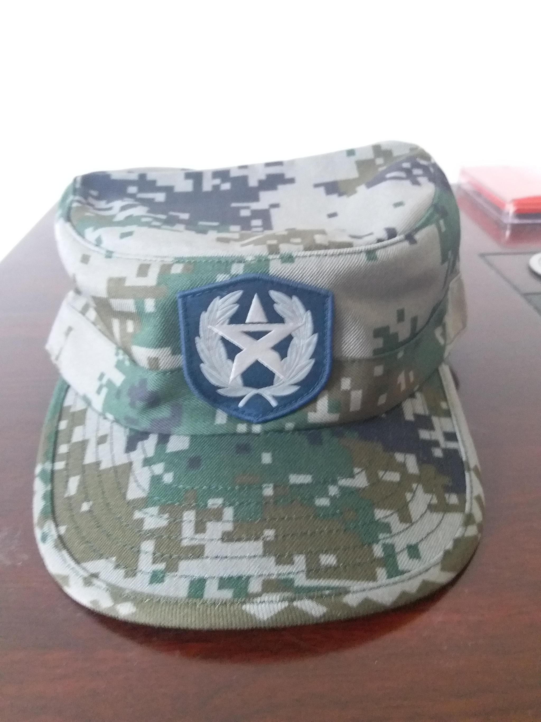 文职服装标志解析,帽微设计最大气,岗位等级标志一目了然