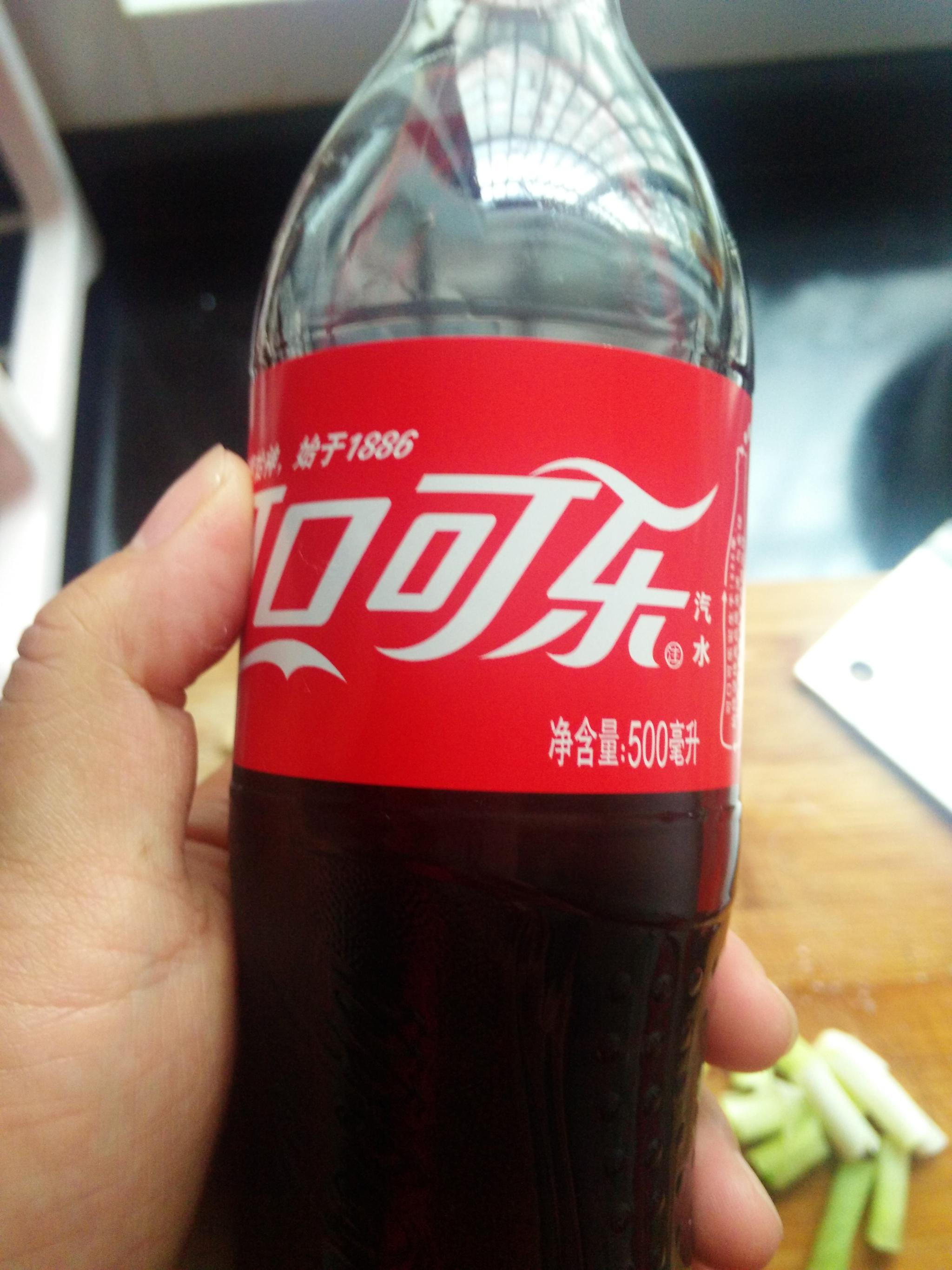 普通可乐3元肯德基可乐16元蓝色可乐11元后两者贵在哪