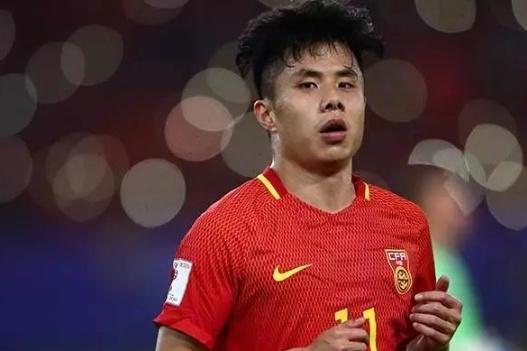 郑智与蒿俊闵回归国足名单,老将压阵派给大家定心丸