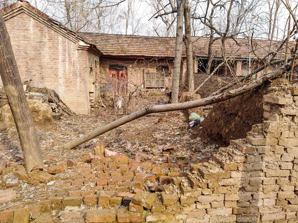 春节过后人去村空,皖北农村破败不堪,村民称房子越破混得越好
