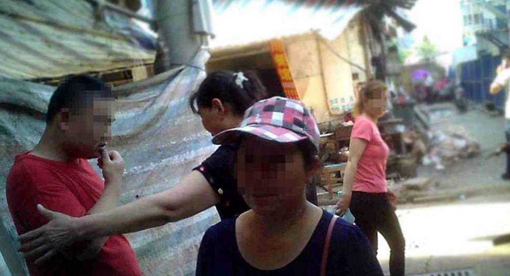 火车站拉客大妈一晚上只要30块钱到底有何动机