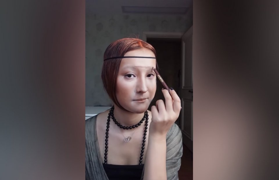 比武侠小说中的"易容术"还要神,她可以让你变成任何一个名人