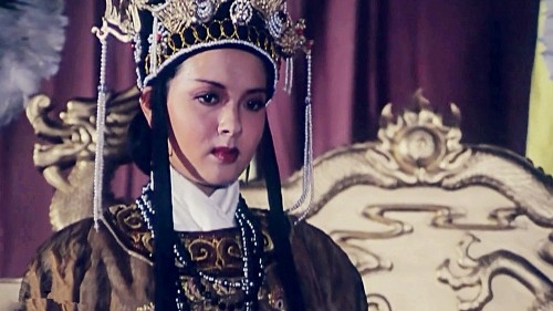 母亲萧绰加21字尊号为:睿德神略应运启化法道仁洪圣武开统承天皇太后