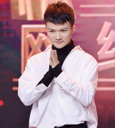 主播参加好声音爆红却因嗓音被看不起如今成发展最好的男学员