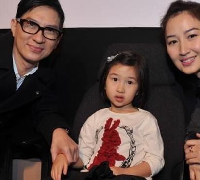 3亿豪宅却穿破洞衣服,长相成最大亮点|张家辉|张童|破洞_新浪新闻