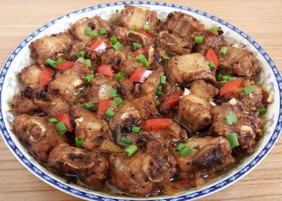 排骨腌制一会上锅蒸30分钟口感美味