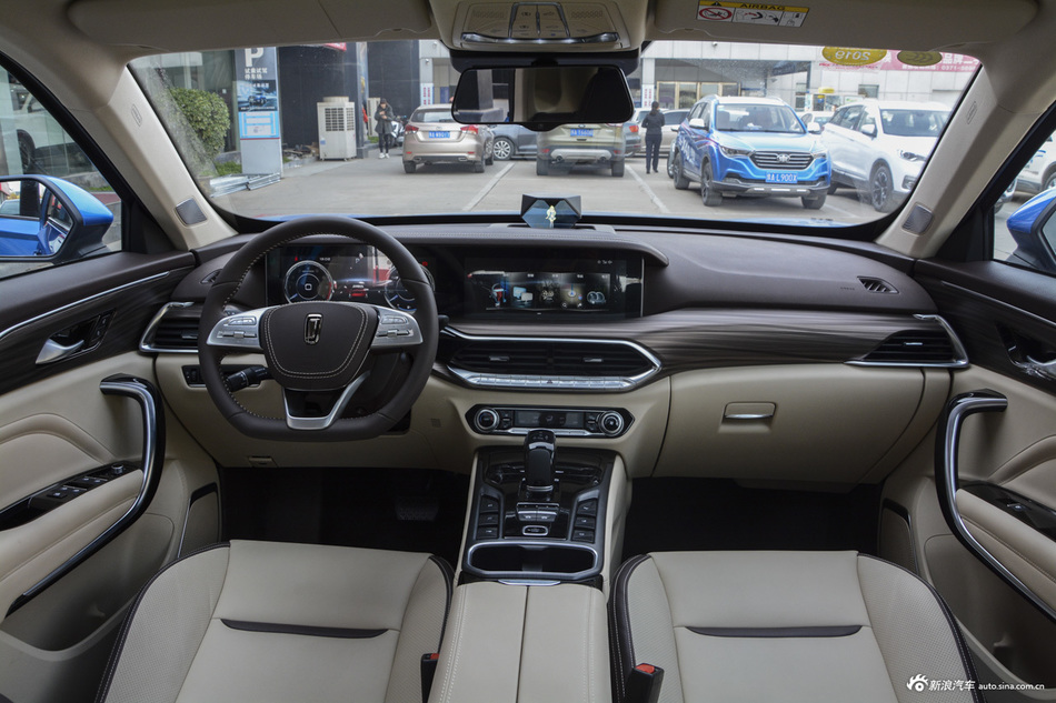 2019款奔腾T77 1.2T自动尊贵型230 TID 