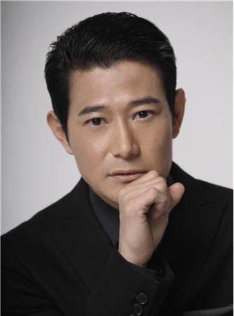 他是"日本鬼子"专业户,被开除日本国籍,加入中国国籍娶中国妻