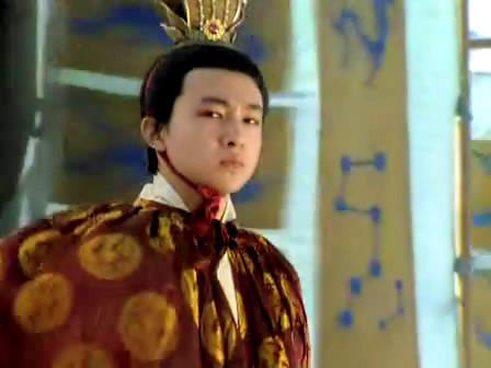 曹操通过控制刘协得到了几乎所有太子的权利,虽然在名分上是大汉已经