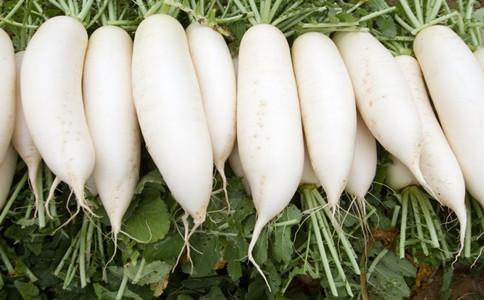 还有,以下这些人不适合吃白萝卜:1,气虚体质的人不宜吃白萝卜白萝卜