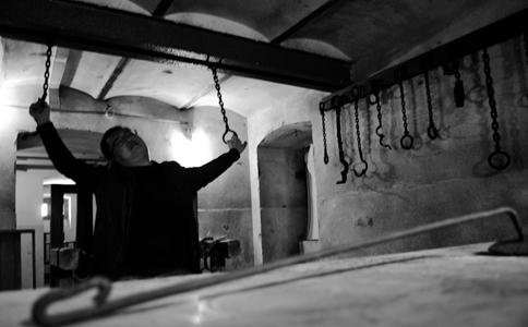 如果你生活在那个年代是音名抗日战士,但因为某场战役或者敌伪工作不