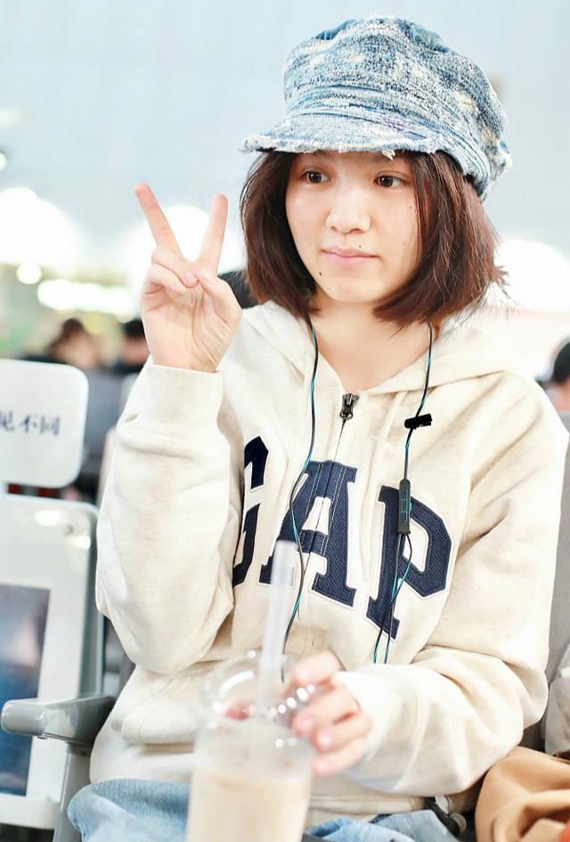 "金像影后"春夏全素颜亮相显好气色