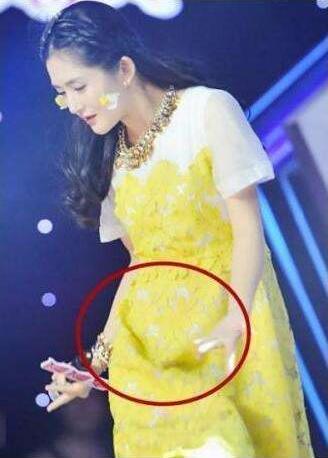 知情人曝谢娜怀双胞胎女孩 下个月初孩子就要出生了!