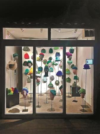 为骗母亲织帽子 她撒了一个谎却感动了很多人