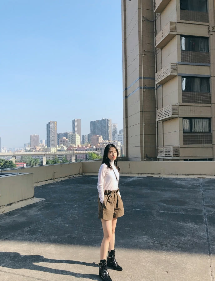 胡歌从天上掉下来的老婆章乐韵到底是谁曾经的深大校花