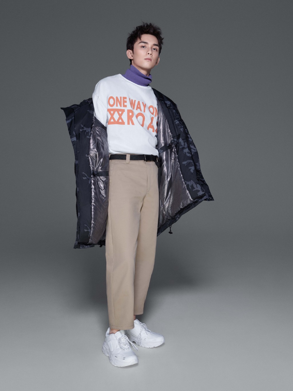 吴磊拼接衬衫牛仔裤,修长比例让人移不开眼,三石弟弟越长越帅了