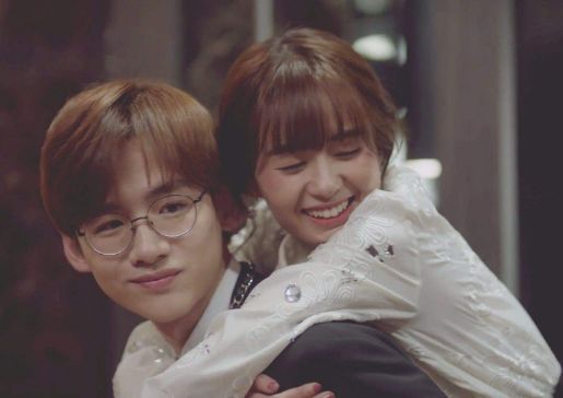 和白敬亭传过绯闻,和邓伦甜蜜互动,演过8次女主角却因名字不火