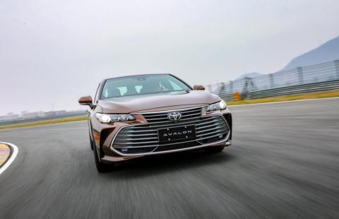 体验"飞驰人生"之亚洲龙版