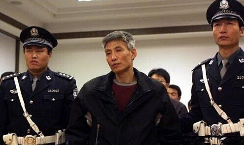 当刘德华去要剩余一半的演出费用时,作为东北老大哥,刘涌当时就发火了