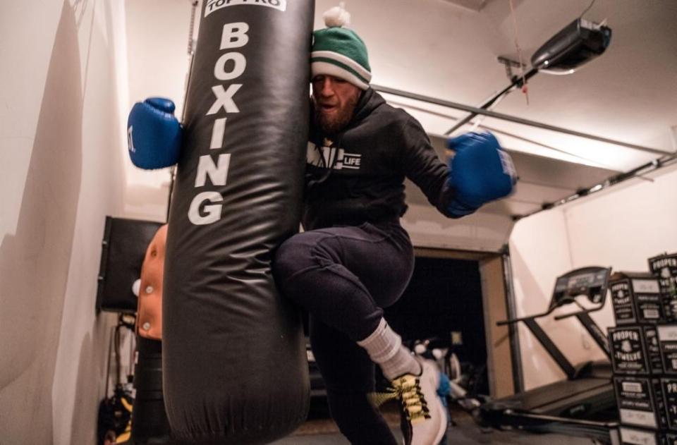 豪!ufc嘴炮花2670万定制新游艇,却因写错拳王阿里名字,遭吐槽