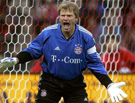 铁汉也有柔情时,还记得卡恩握住莱曼的双手吗?