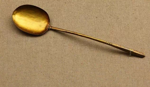 金勺为约 仪礼之尊 共鉴绿城金沙项目定名之仪